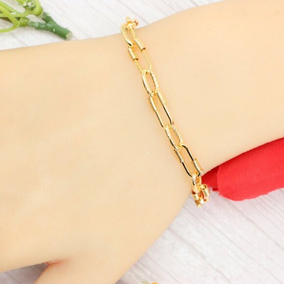 "Trendy Handmade Bracelet – A Thoughtful Gift for Girls & Women | UNVRC1590 - Picture 7 of 10